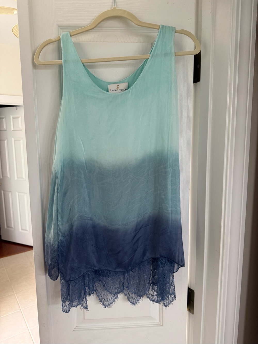 bella tunics Gradient Sleeveless Tank Top in Aqua to Navy
